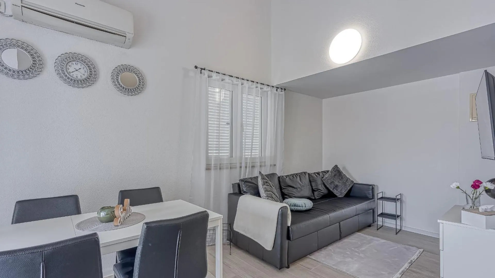 Apartments Kestenova Kukci 3*,