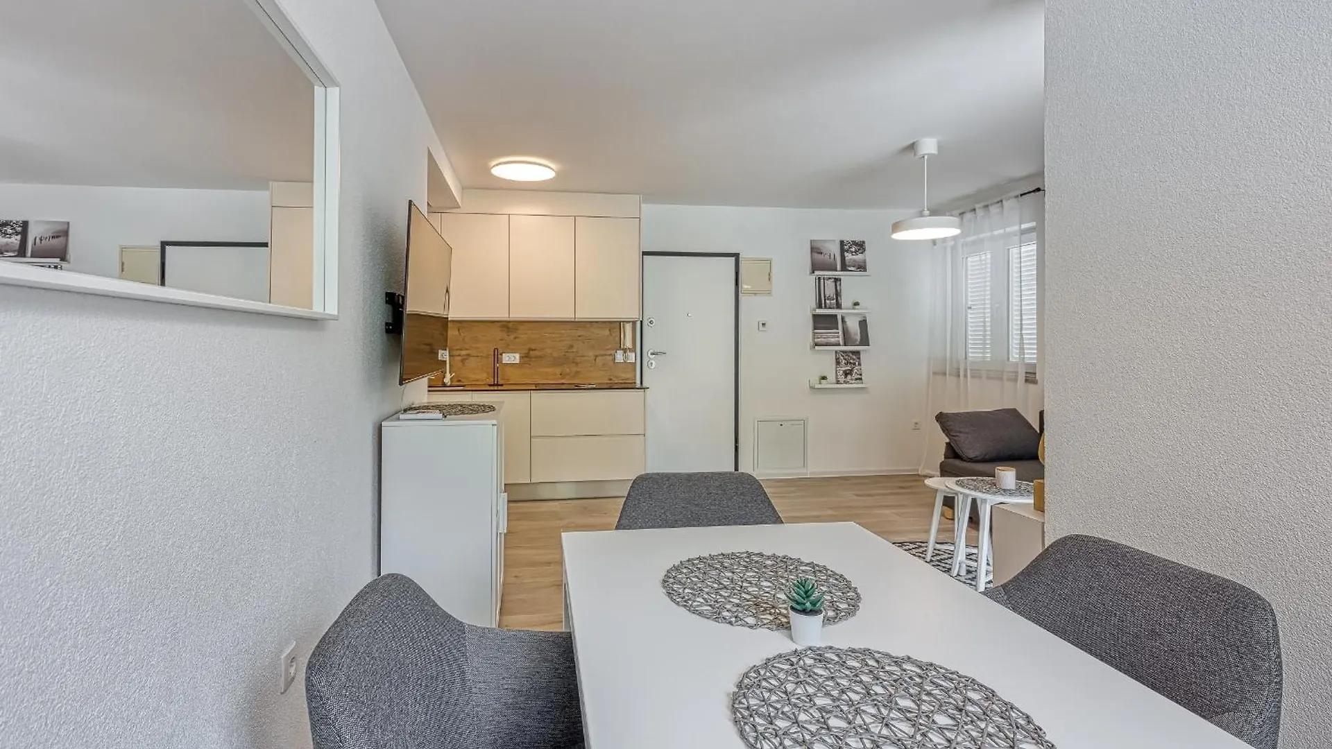 招待所 Apartments Kestenova Kukci